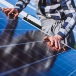 Los Beneficios de Instalar Paneles Solares en Tu Empresa
